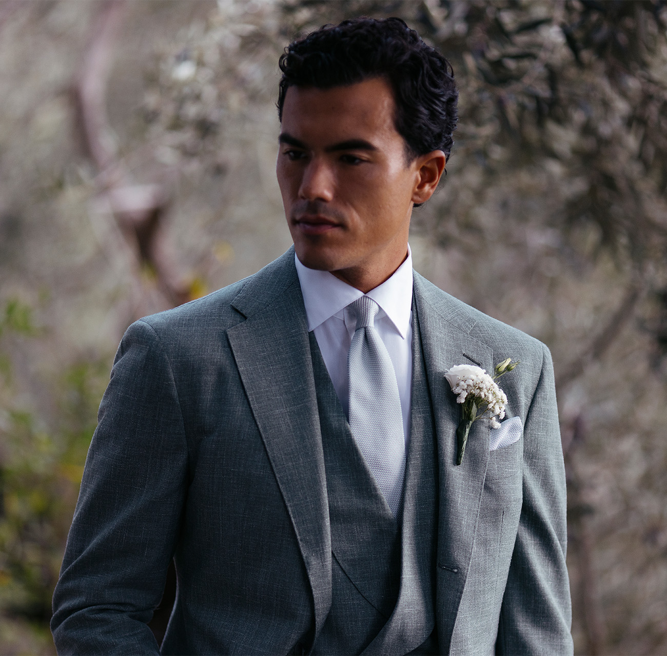 Luxury fabrics and details for Made-to-Measure wedding suits, Atelier Munro